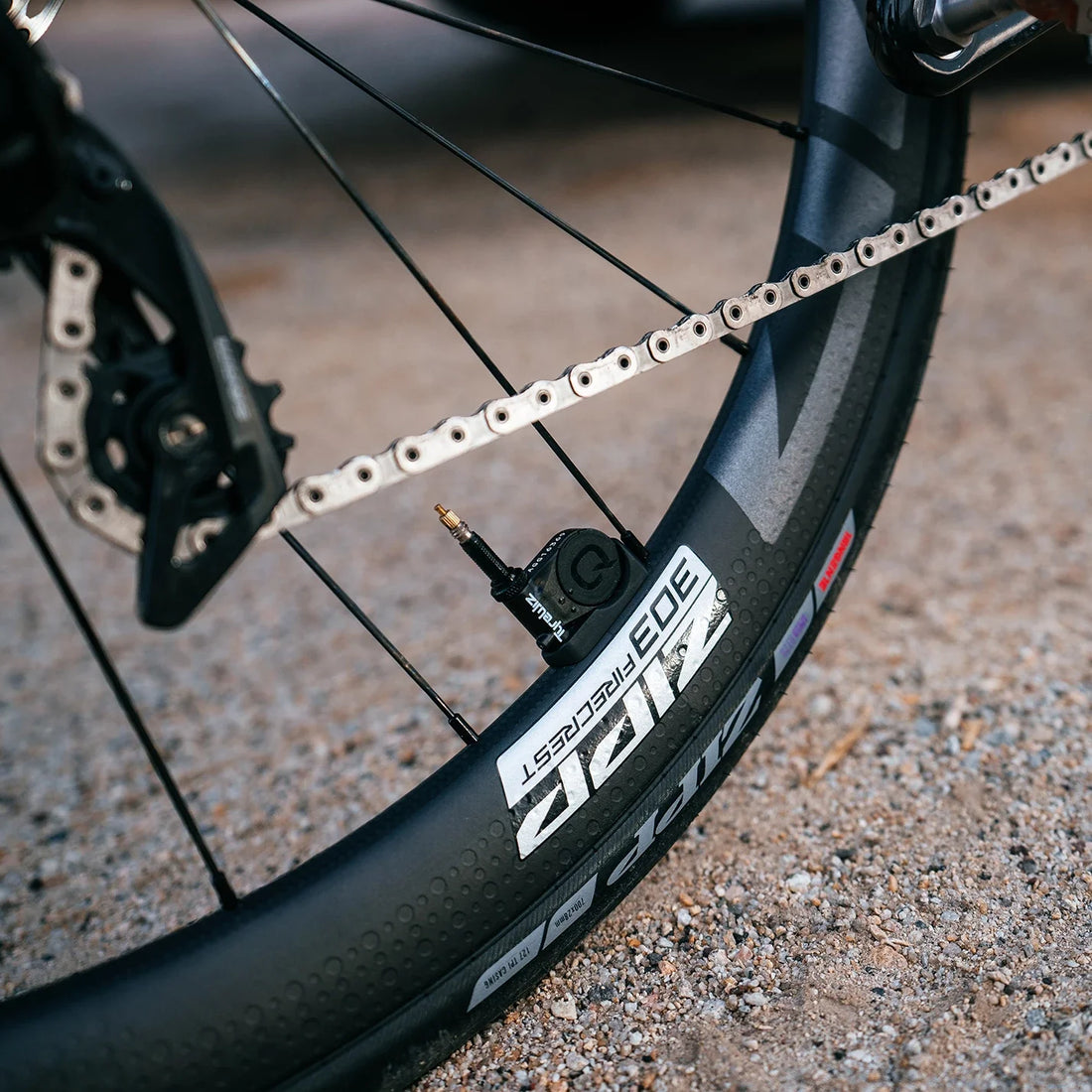 Zipp Hookless Wheels Tire Compatibility Guide: Approved Tires & Pressure Tips