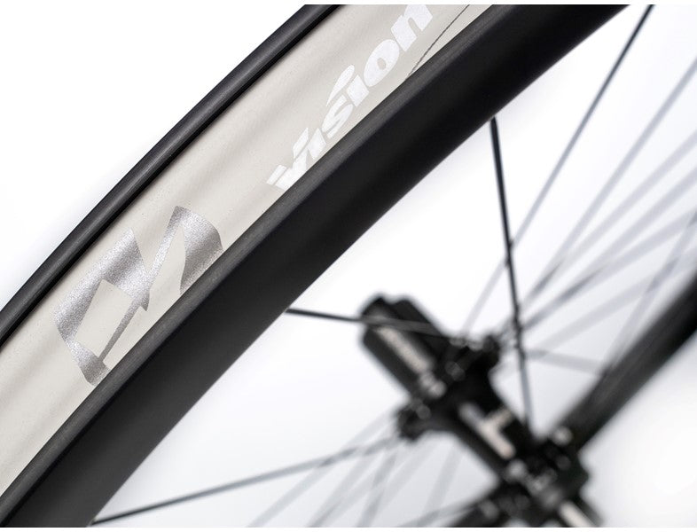 Vision SC 45 hub and spoke detail